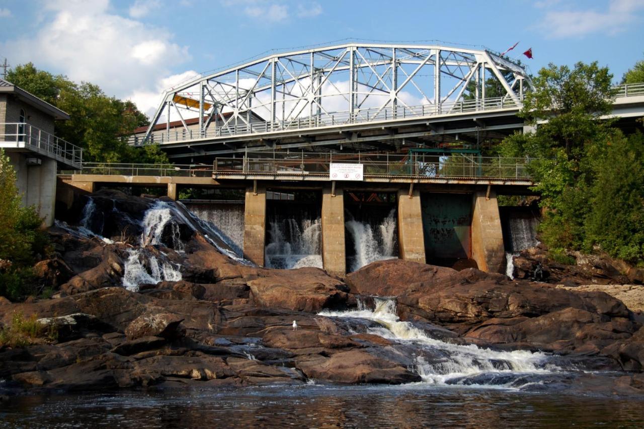 Inn At The Falls Bracebridge Exterior foto